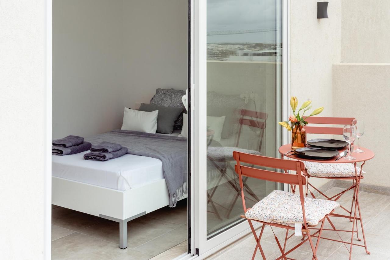 Stunning 1bdr Sliema-center Penthouse! Near Pool! Apartament